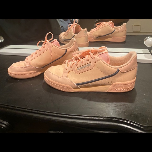 Women’s Adidas - Picture 3 of 6